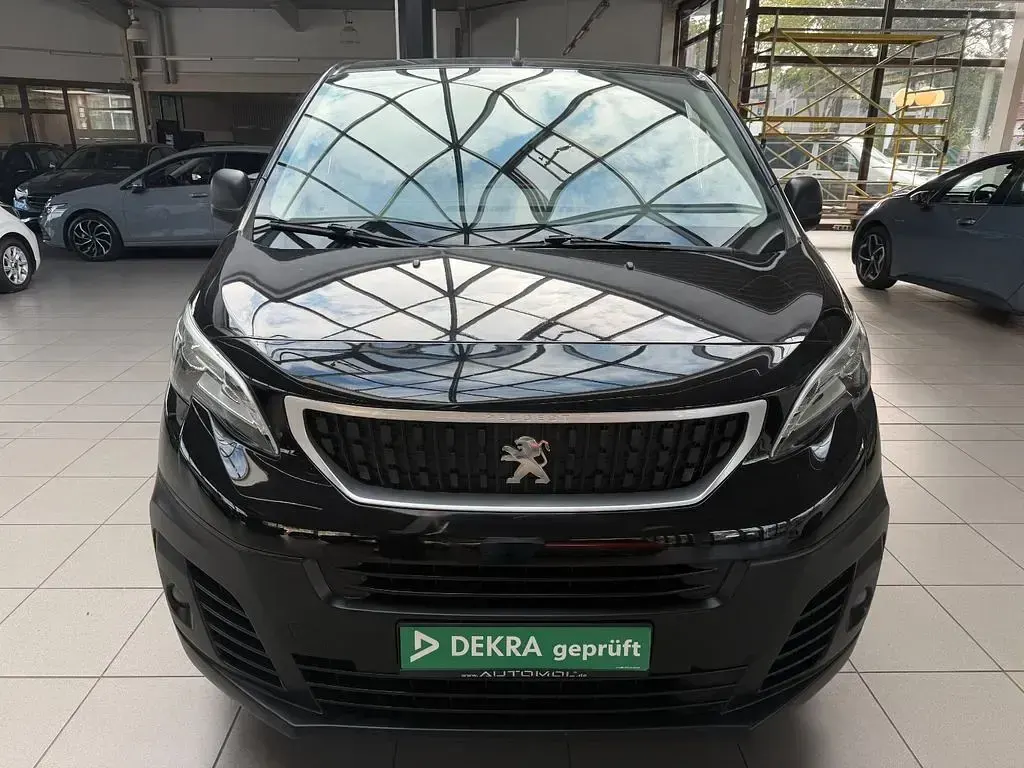 Gebraucht Peugeot Expert 150 PS (110 kW) 2017 Schwarz Van