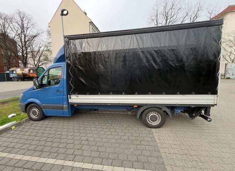 Blau Gebraucht 2016 Mercedes Sprinter Van | 22.800 € - Bild 1/4