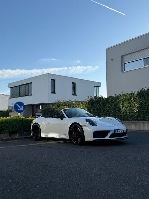 Weiß Gebraucht 2024 Porsche 992 Cabrio | 169.992 € (Fairer Preis) - Bild 1/4