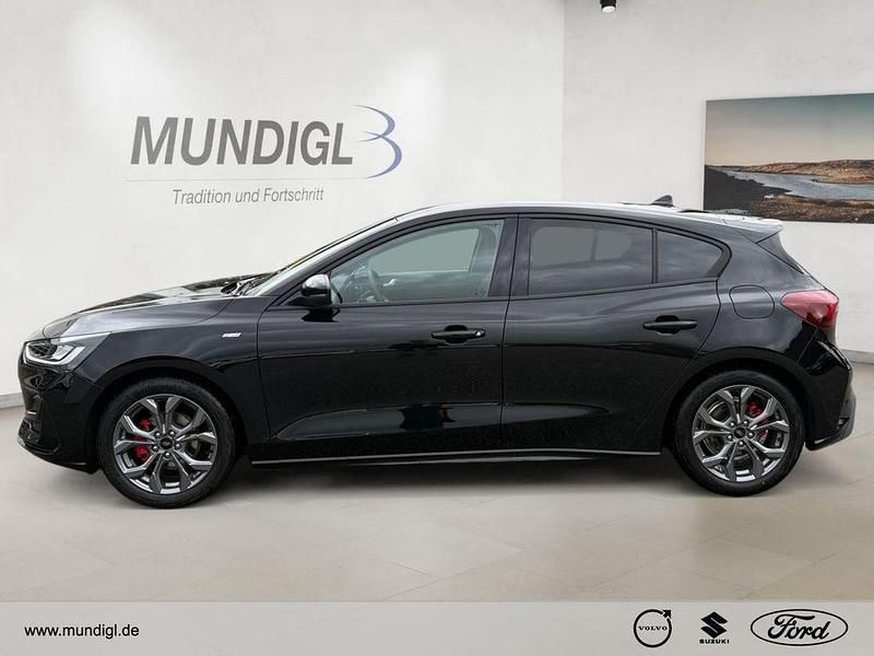 Gebraucht Ford Focus ST-Line 125 PS (91 kW) 2025 Obsidianschwarz metallic Limousine