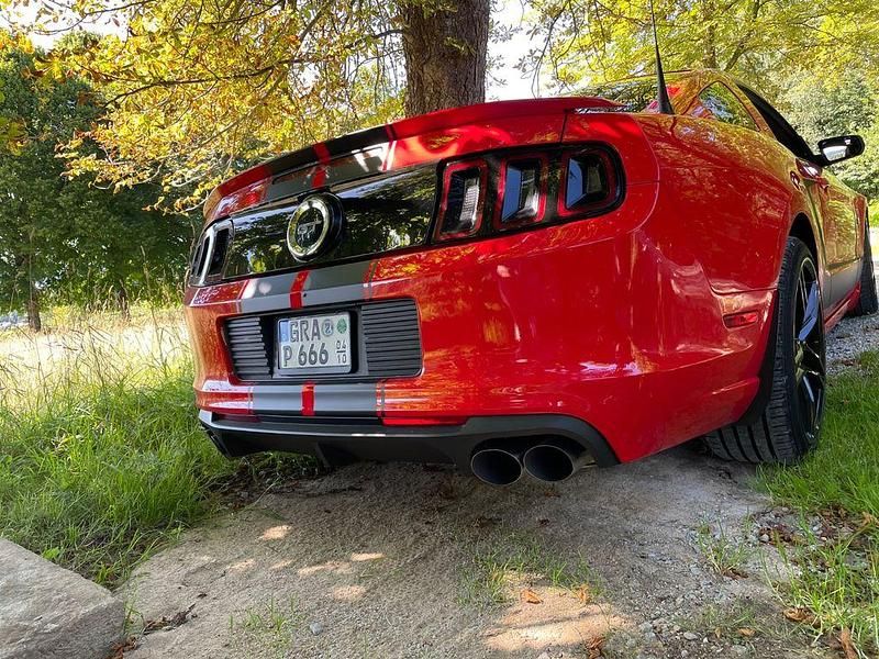 Gebraucht Ford Mustang GT 424 PS (311 kW) 2014 Rot
