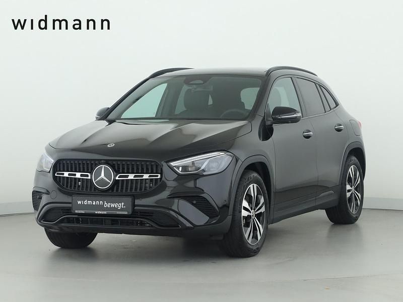 Unilack nachtschwarz Gebraucht 2025 Mercedes GLA200 Night SUV | 57.316 € - Bild 1/4