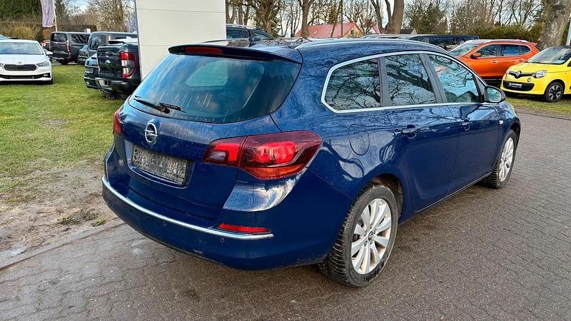 Gebraucht Opel Astra 136 PS (100 kW) 2014 Blau Kombi