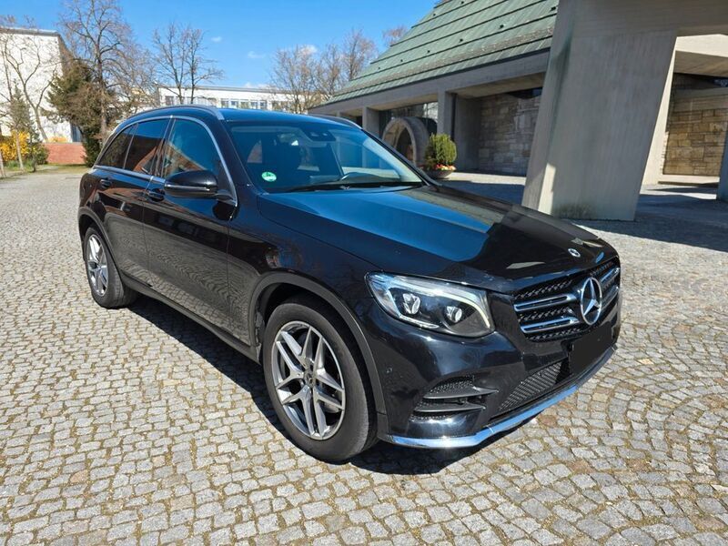 Schwarz Gebraucht 2016 Mercedes GLC250 AMG line SUV | 24.950 € (Fairer Preis) - Bild 1/4