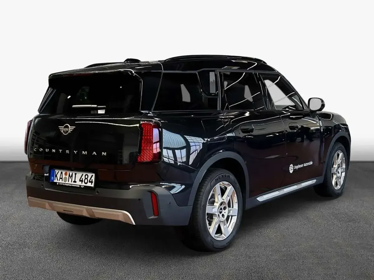 Gebraucht Mini Cooper Essential 156 PS (114 kW) 2024 Midnight black metallic Kleinwagen