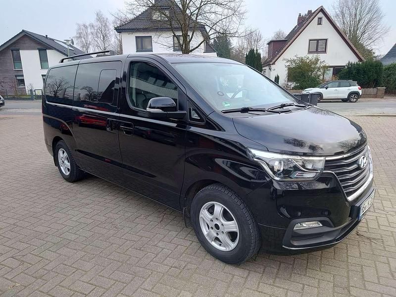 Gebraucht Hyundai H-1 170 PS (125 kW) 2017 Schwarz Van / Kleinbus