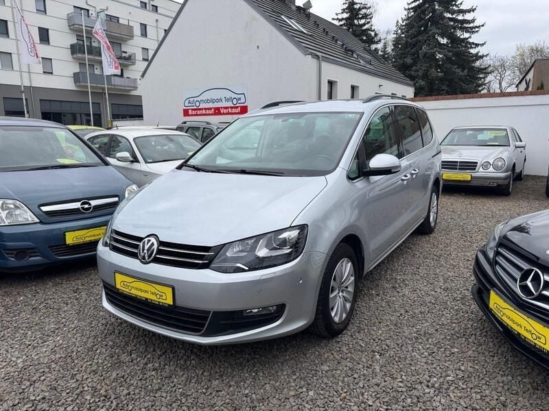 Reflexsilber metallic Gebraucht 2015 VW Sharan Comfortline Van / Kleinbus | 15.750 € (Fairer Preis) - Bild 1/4
