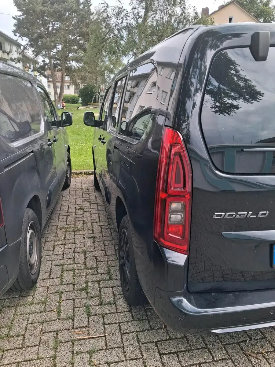 Gebraucht Fiat Doblò 140 PS (102 kW) 2026 Schwarz Van / Kleinbus