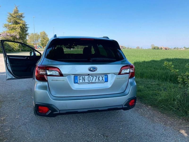 Second-hand Subaru Outback Active 150 CP (110 kW) 2018 Gri Break