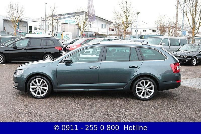 Gebraucht Skoda Octavia Style 150 PS (110 kW) 2015 Grau Kleinwagen