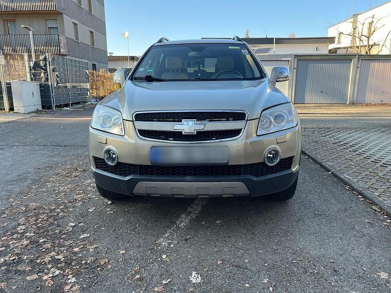 Beige Gebraucht 2009 Chevrolet Captiva SUV | 6.000 € - Bild 1/4