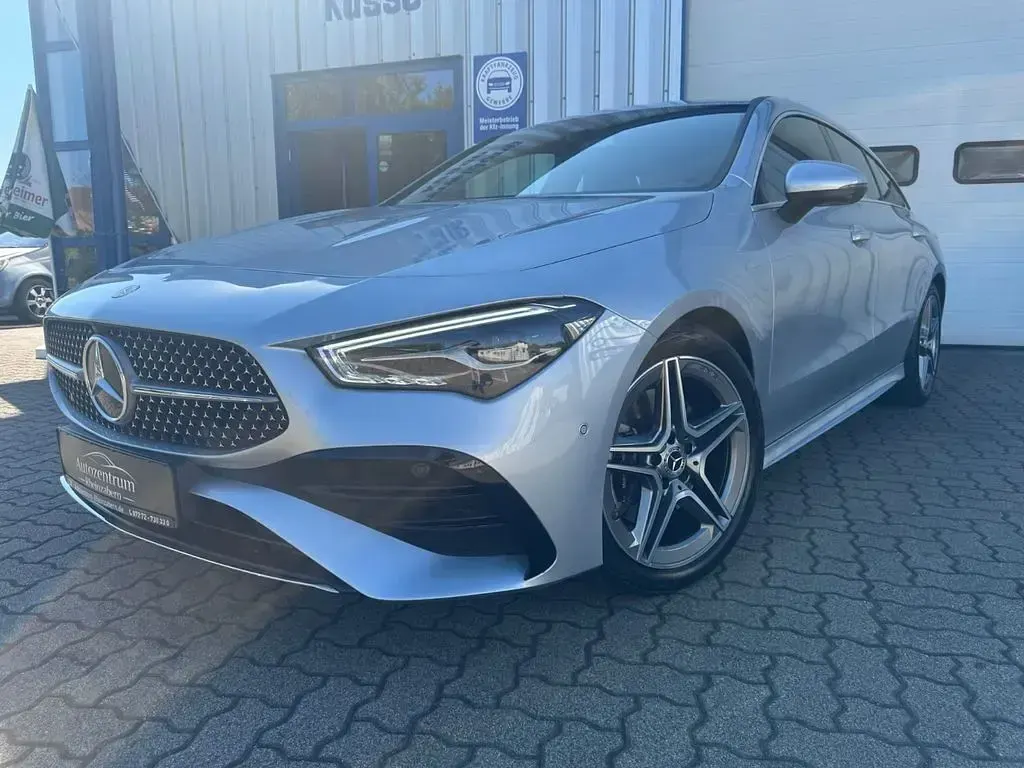 Gebraucht Mercedes CLA200 AMG 163 PS (119 kW) 2024 Silber Coupé