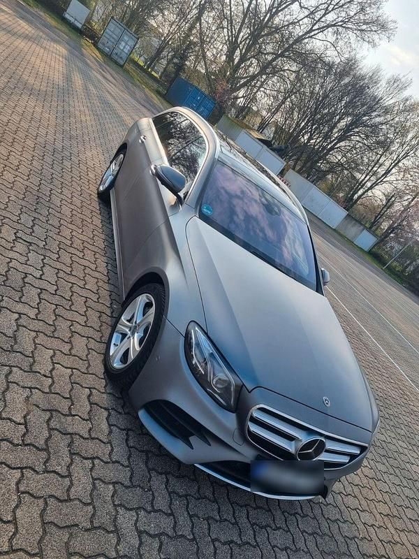 Gebraucht Mercedes E220 194 PS (142 kW) 2017 Grau Kombi
