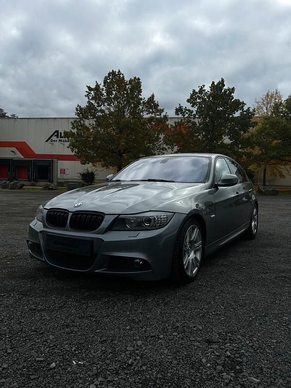 Silber Gebraucht 2010 BMW 335 M Sport Limousine | 15.000 € (Etwas zu teuer) - Bild 1/4