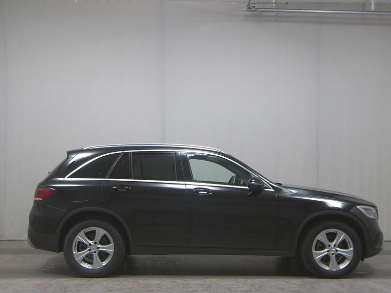 Schwarz Gebraucht 2021 Mercedes GLC220 AMG line SUV | 21.690 € (Guter Preis) - Bild 1/4