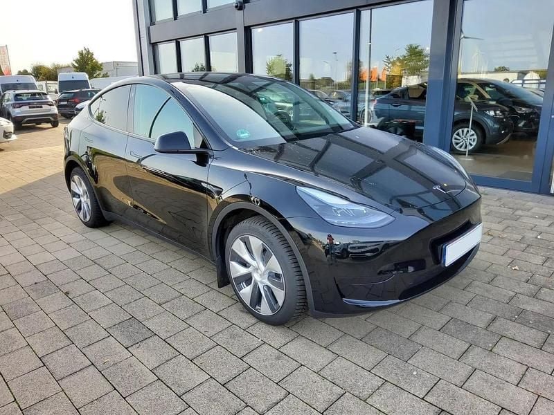 Solid black Gebraucht 2022 Tesla Model Y SUV | 34.990 € (Etwas zu teuer) - Bild 1/4