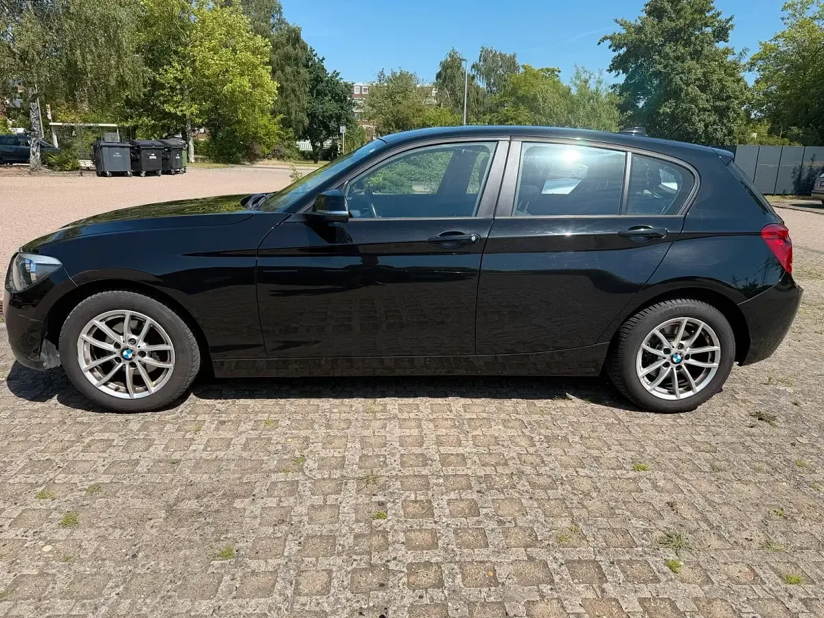 Gebraucht BMW 114 102 PS (75 kW) 2014 Schwarz Kleinwagen