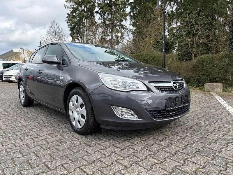 Gebraucht Opel Astra Design Edition 116 PS (85 kW) 2011 Grau Limousine