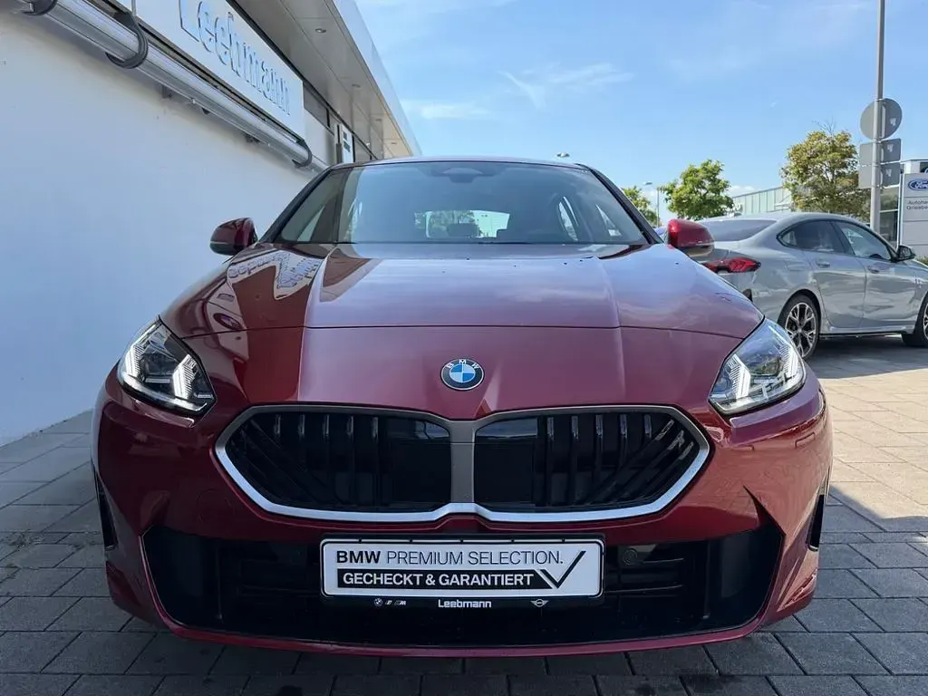 Gebraucht BMW 118 Efficient Dynamics 150 PS (110 kW) 2025 Fire red (metallic) Kleinwagen
