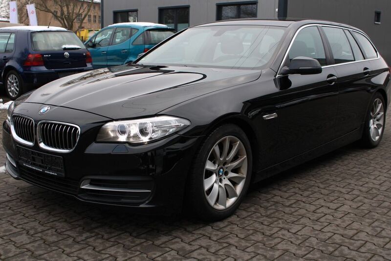 Schwarz Gebraucht 2017 BMW 530 Performance Kombi | 12.990 € (Superpreis) - Bild 1/4