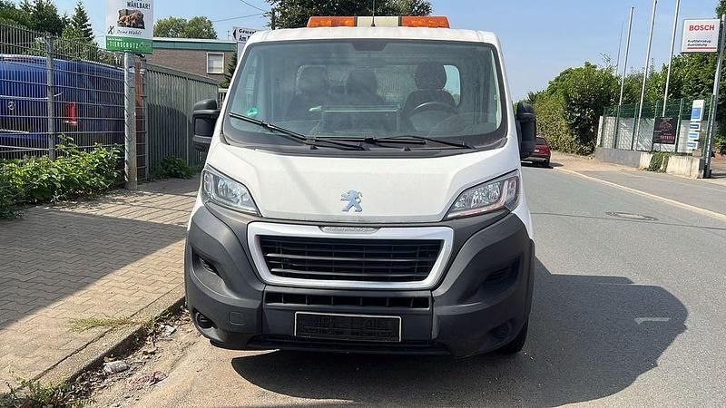 Gebraucht Peugeot Boxer 163 PS (119 kW) 2018 Weiß Van