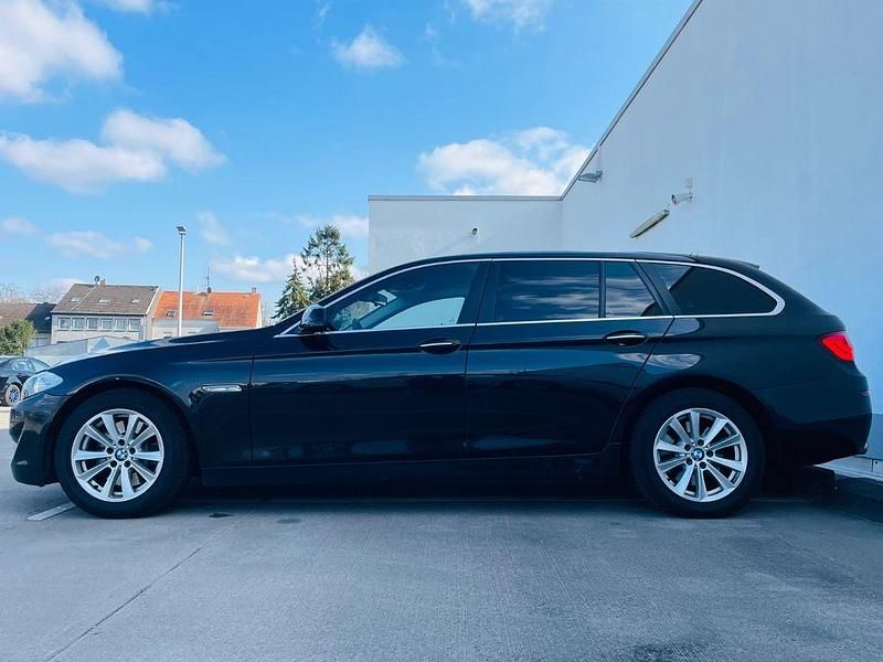 Gebraucht BMW 525 Sport Line 204 PS (150 kW) 2010 Schwarz Kombi