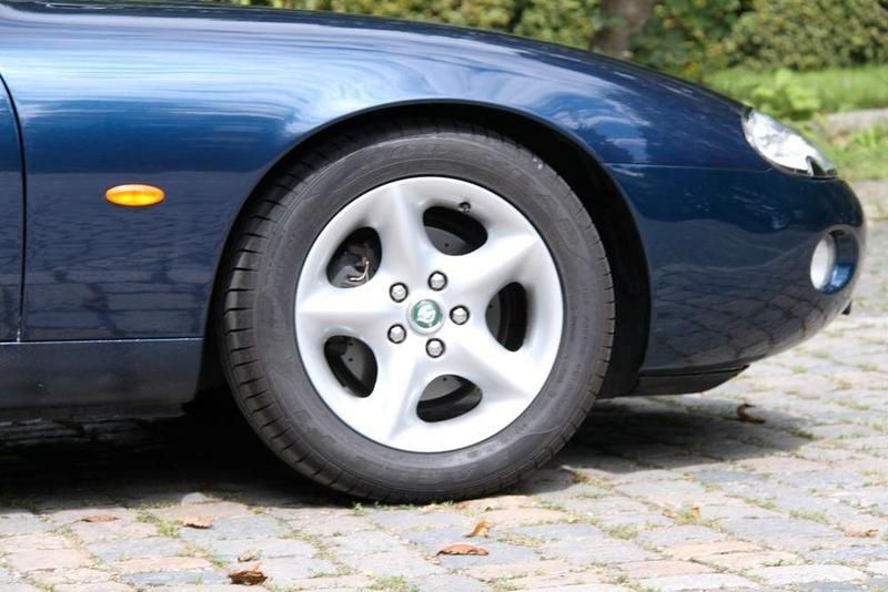 Używany Jaguar XK8 284 KM (208 kW) 2001 Niebieski Coupe