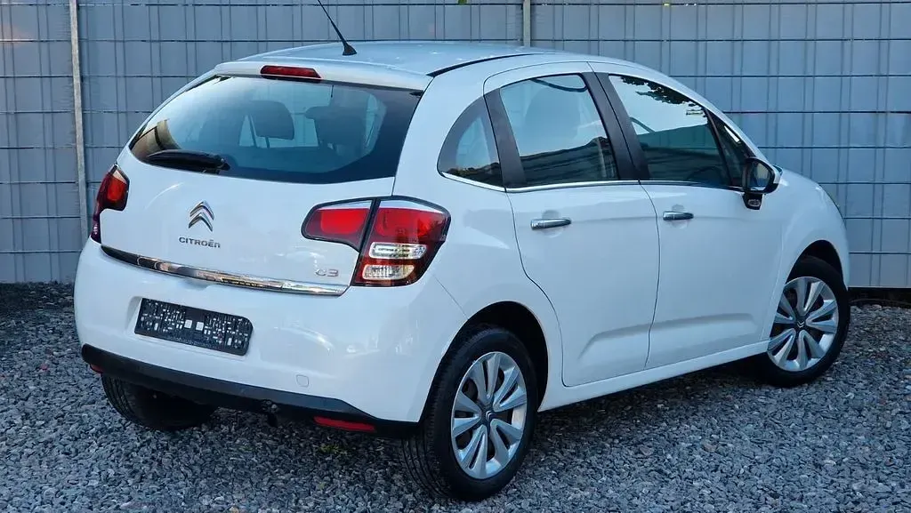 Gebraucht Citroën C3 PureTech 68 PS (50 kW) 2015 Weiß Limousine