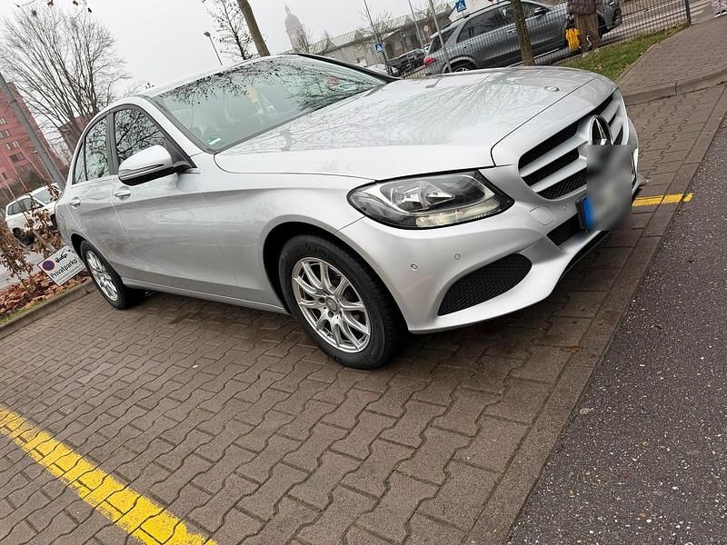 Silber Gebraucht 2016 Mercedes C220 Limousine | 18.499 € (Fairer Preis) - Bild 1/4