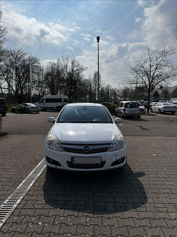 Gebraucht Opel Astra 116 PS (85 kW) 2009 Weiß Limousine