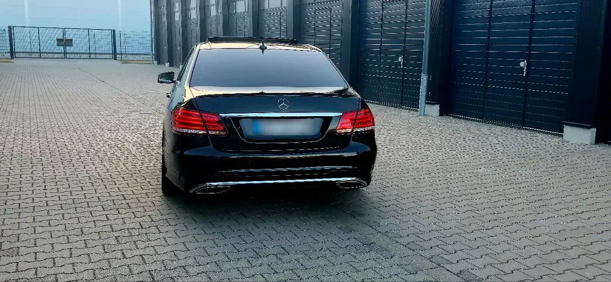 Gebraucht Mercedes E250 AMG line 204 PS (150 kW) 2014 Schwarz Limousine