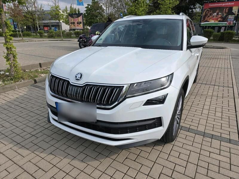 Weiß Gebraucht 2021 Skoda Kodiaq LAURIN & KLEMENT SUV | 36.700 € (Teuer) - Bild 1/4