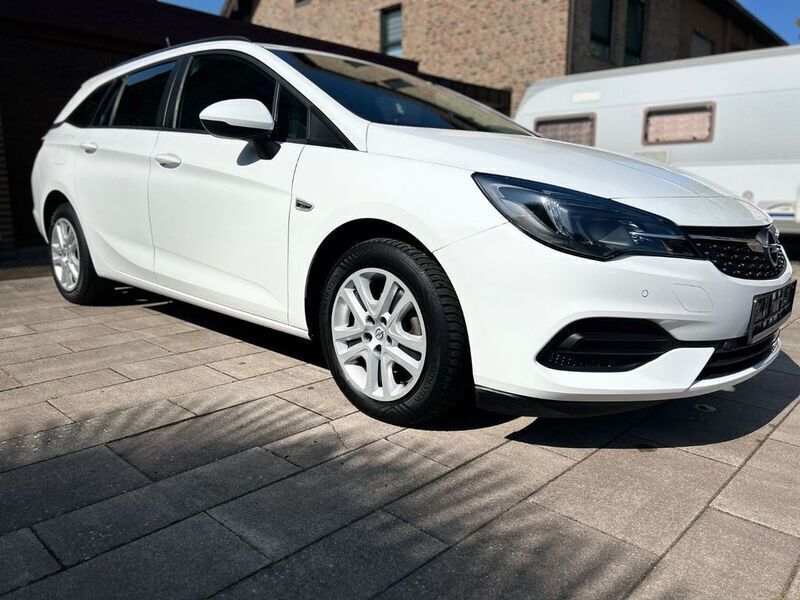Weiß Gebraucht 2019 Opel Astra Edition Kombi | 10.400 € (Guter Preis) - Bild 1/4