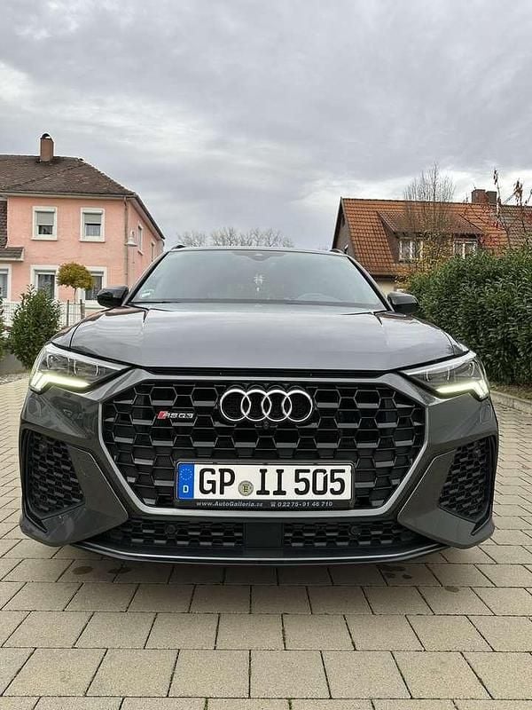 Grau Gebraucht 2020 Audi RS Q3 Ambiente SUV | 43.900 € (Superpreis) - Bild 1/4