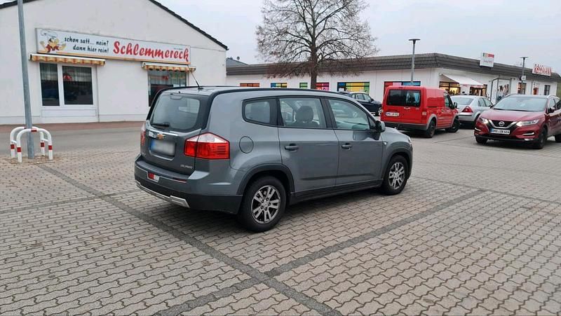 Gebraucht Chevrolet Orlando 163 PS (119 kW) 2011 Grau Van / Kleinbus