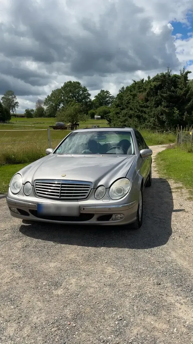Gebraucht Mercedes E320 224 PS (164 kW) 2003 Silber Limousine