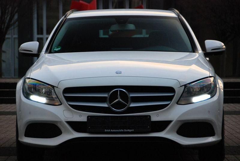 Gebraucht Mercedes C200 136 PS (100 kW) 2016 Weiß Limousine