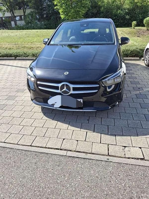 Gebraucht Mercedes B180 Progressive 136 PS (100 kW) 2022 Van / Kleinbus