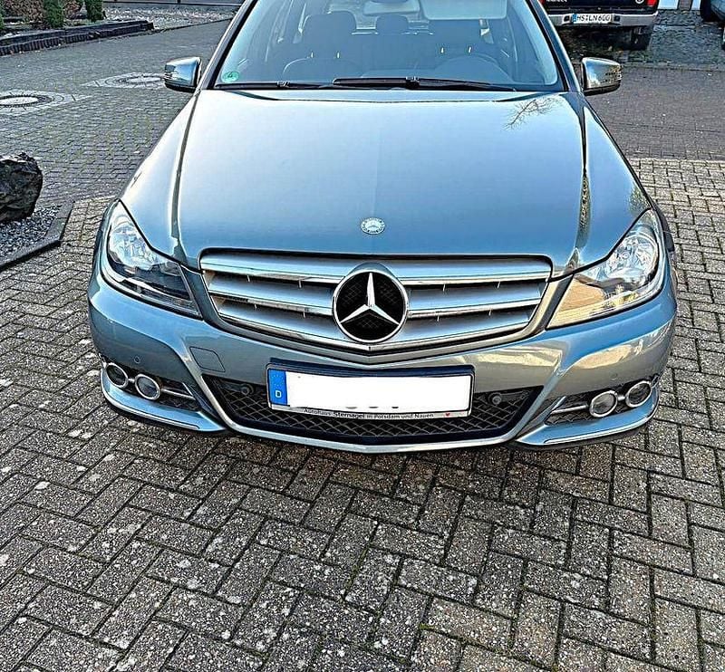 Gebraucht Mercedes C200 Avantgarde 136 PS (100 kW) 2011 Grau Kombi