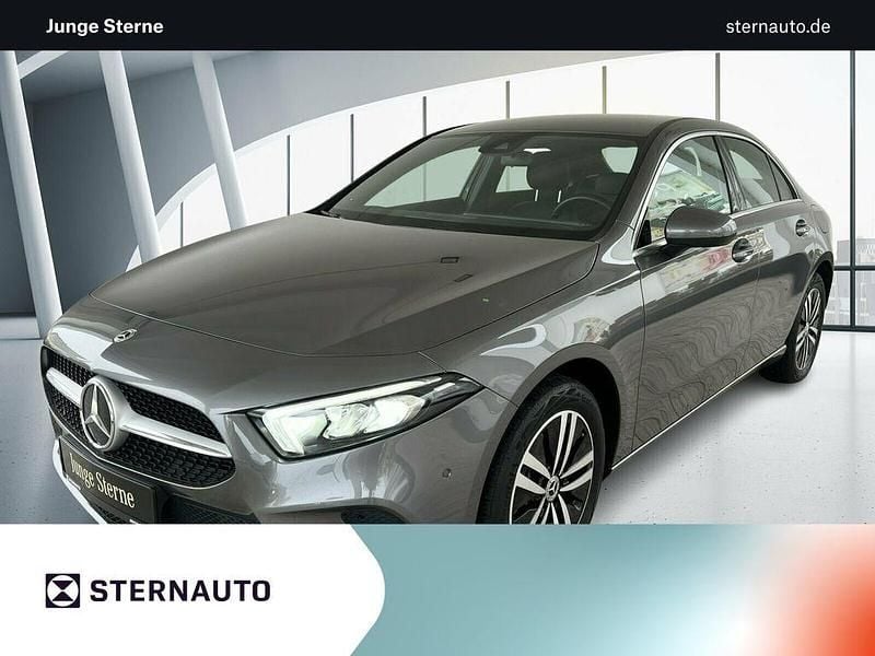Metalliclack mountaingrau Gebraucht 2022 Mercedes A250 Progressive Limousine | 24.758 € (Fairer Preis) - Bild 1/4