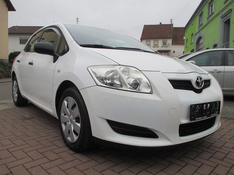 Gebraucht Toyota Auris 101 PS (74 kW) 2009 Weiß Limousine