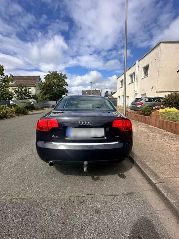 Gebraucht Audi A4 102 PS (75 kW) 2005 Blau Limousine