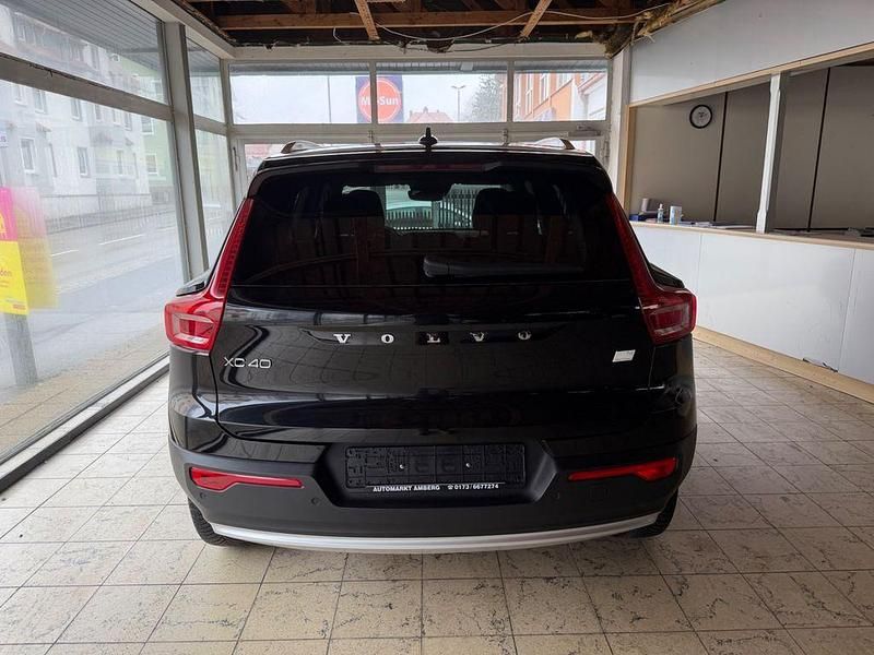 Gebraucht Volvo XC40 Core 211 PS (155 kW) 2022 Onyx black SUV