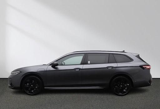 Neu VW Passat R-line 272 PS (200 kW) 2025 Diabasgrau metallic Kombi