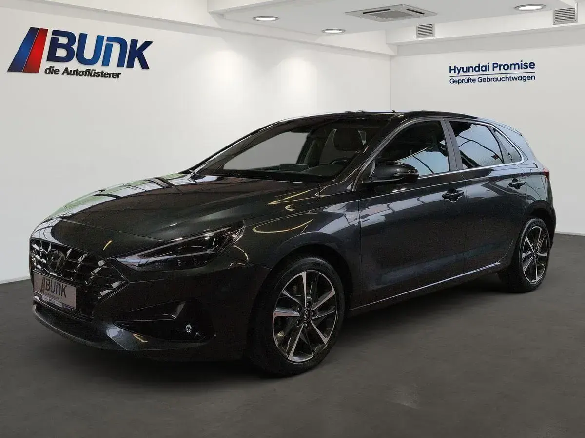 Gebraucht Hyundai i30 Comfort 160 PS (117 kW) 2023