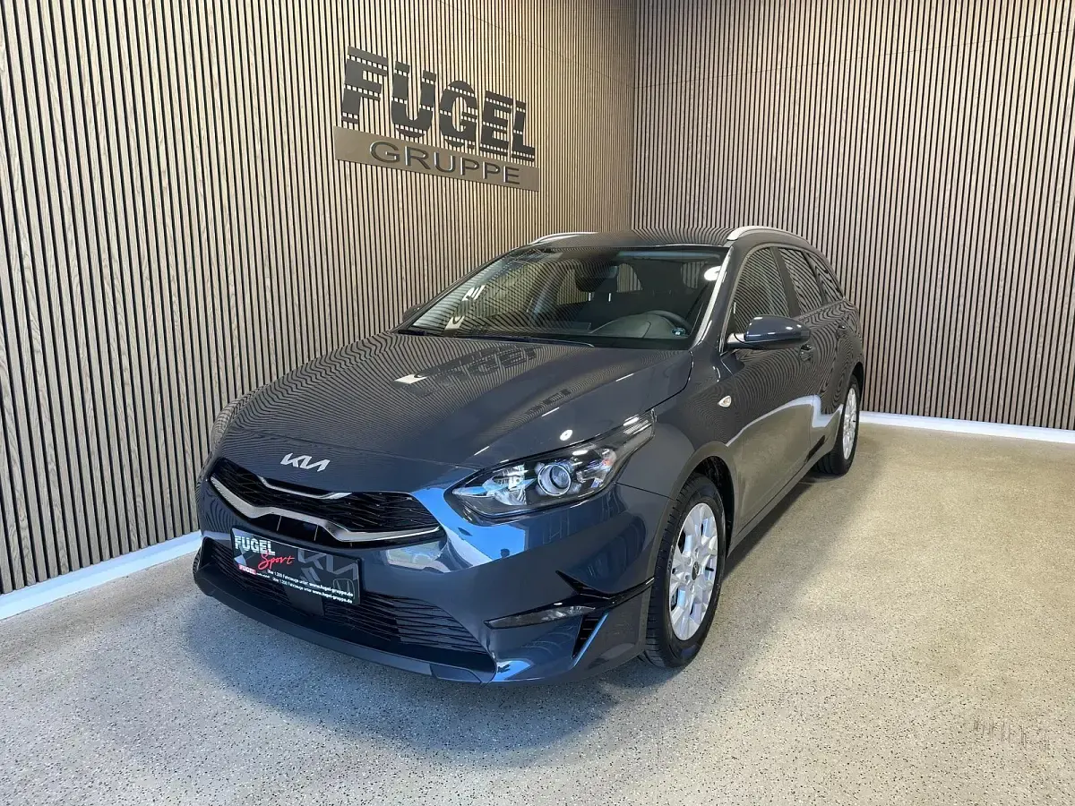 Neu Kia Ceed Sportswagon Vision 140 PS (102 kW) 2025 Pentametal met. Kombi