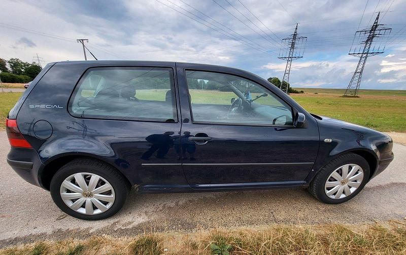 Blau Gebraucht 2002 VW Golf IV Limousine | 599 € (Superpreis) - Bild 1/4