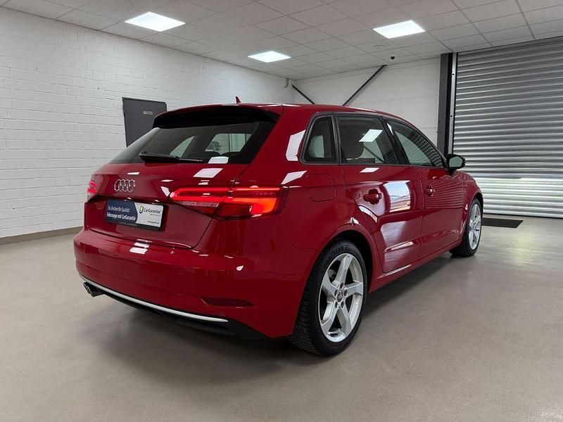 Gebraucht Audi A3 Sport 150 PS (110 kW) 2018 Tangorot metallic Limousine