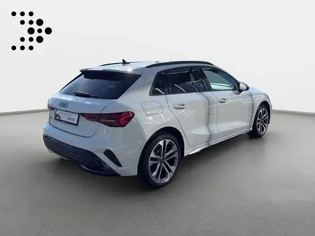 Gebraucht Audi A3 S-Line 204 PS (150 kW) 2025 Gletscherweiß metallic Limousine