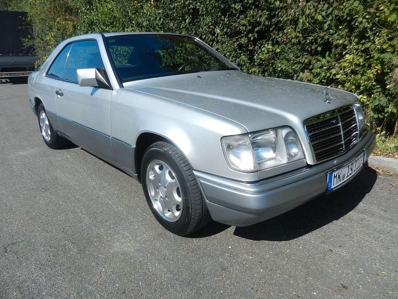 Gebraucht Mercedes E320 220 PS (161 kW) 1997 Silber Coupé